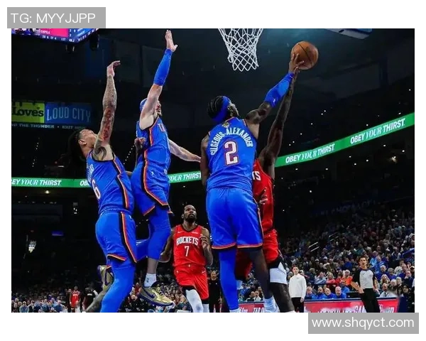 小牛队在与雷霆的较量中以3分之差遗憾落败,赛季前景堪忧 小牛队在与雷霆的较量中以3分之差遗憾落败,赛季前景堪忧